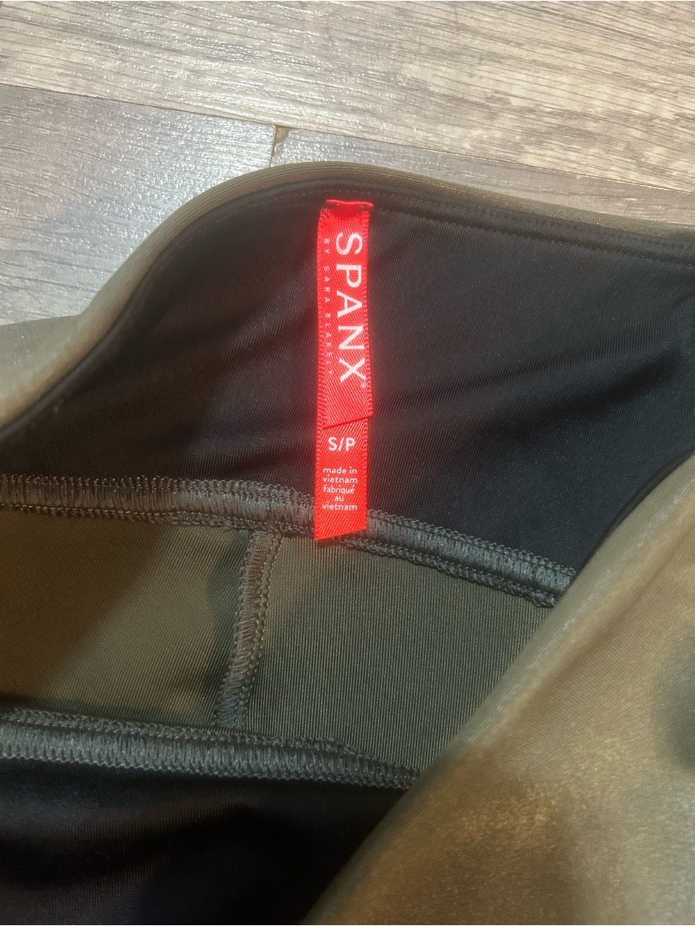 SPANX Women’s Olive Green High-Waist Faux Leather Leggings Size Small - Picture 3 of 3